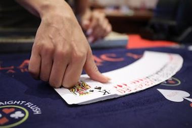 Hand Reading in Poker: How to Master It